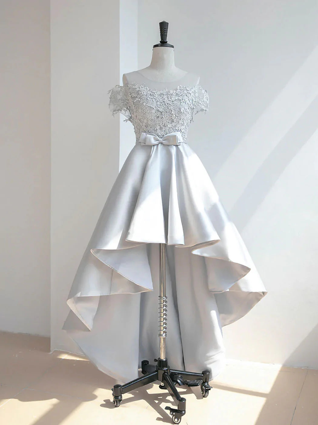 Luolandi A Line Scoop Neckline High Low Lace Prom Dresses Homecoming Dresses Formal Dress Cocktail Dress